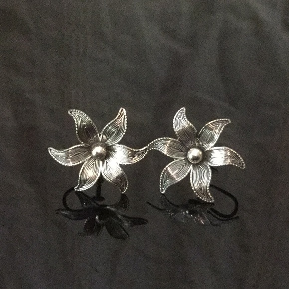 Vtg. Beau Jewelry - Vtg.Sterling Silver Screw Back Flower Earrings